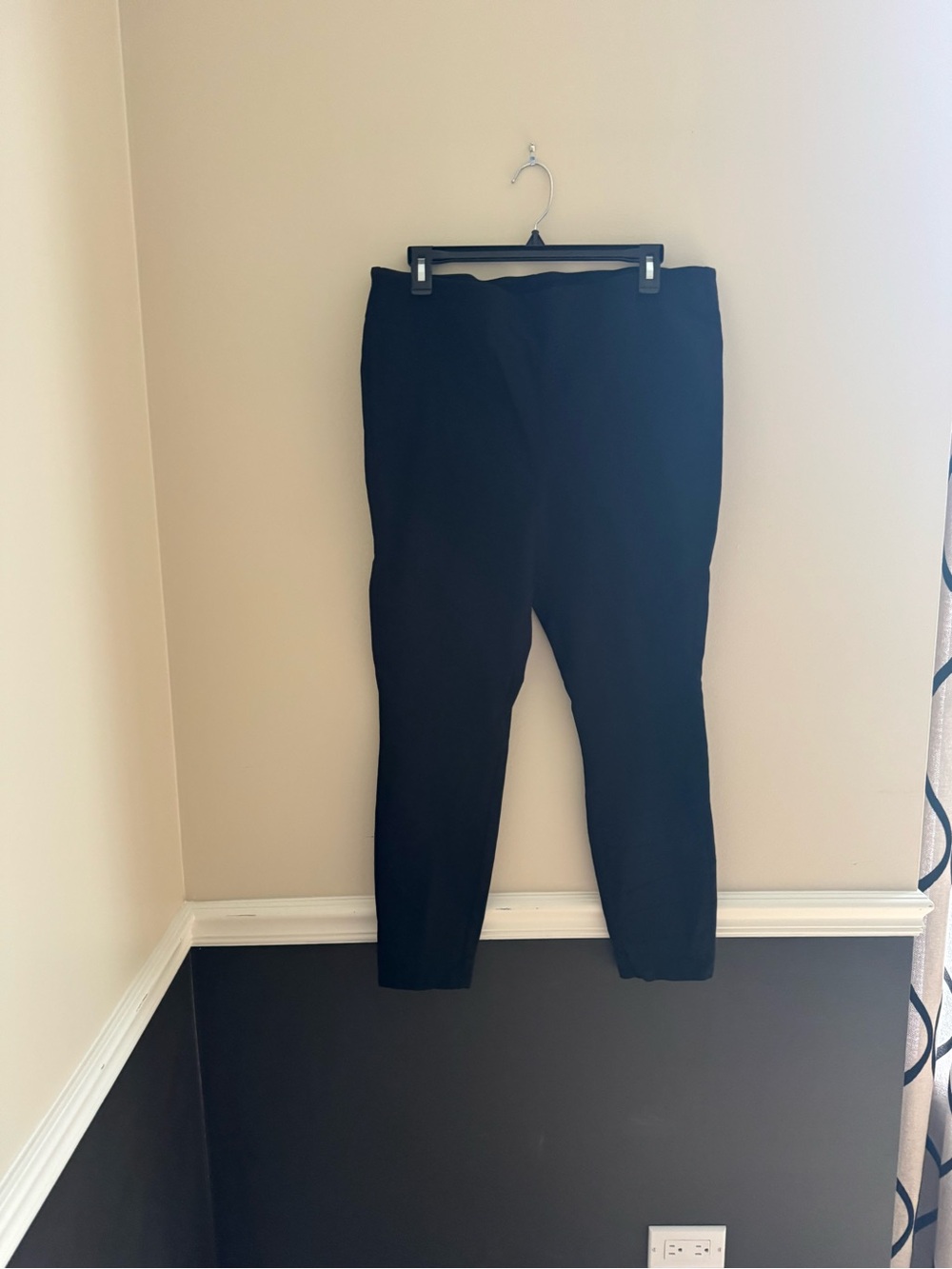 LC Lauren Conrad Black Women's Pants